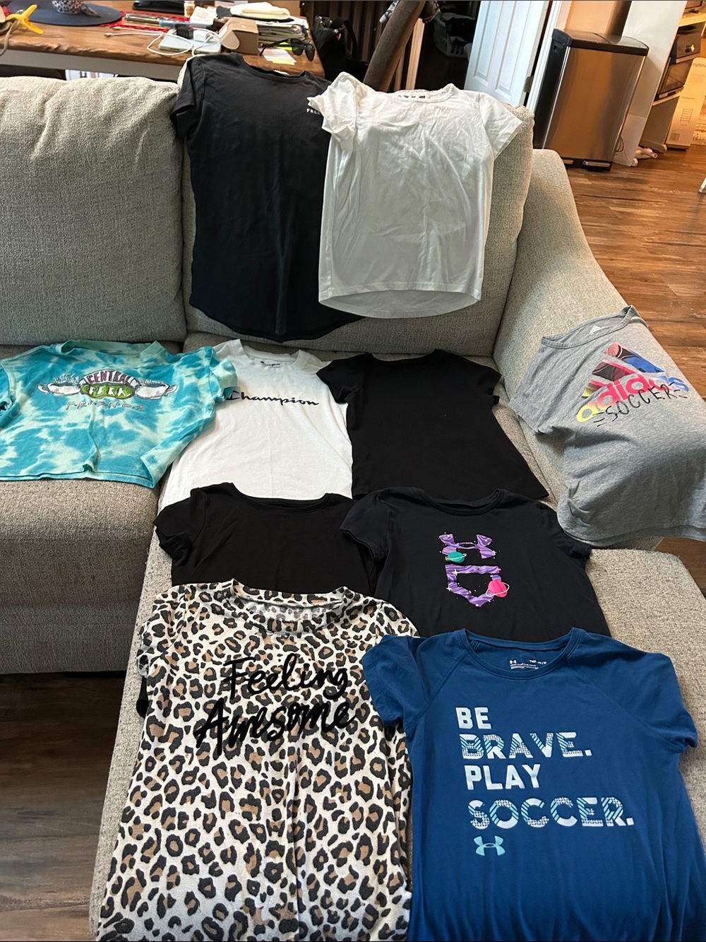 Bundle of 9 multiple short sleeve t-shirts